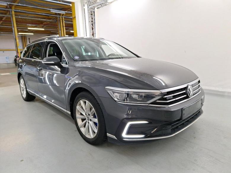 Volkswagen Passat GTE 1.4 PHEV Pano Aut. LED-Matrix Sport-Seats Navi CarPlay Klima PDC ... #2