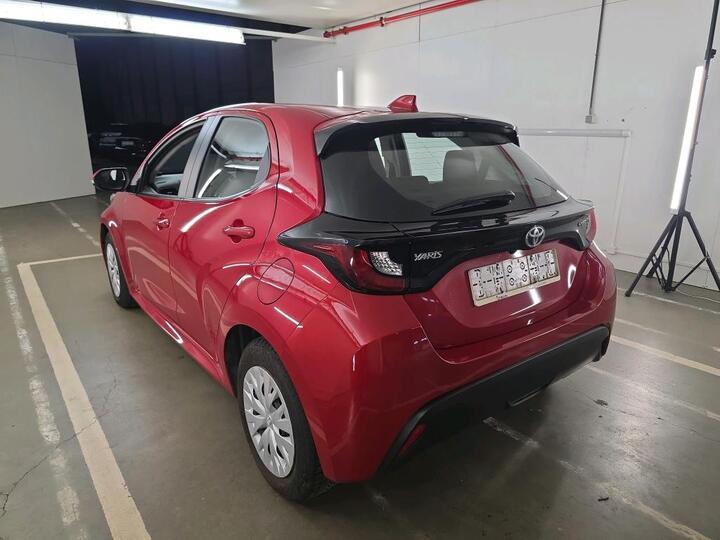 Toyota Yaris 1.5 Hybrid Dynamic Aut. Navi Camera Klima PDC ... #4